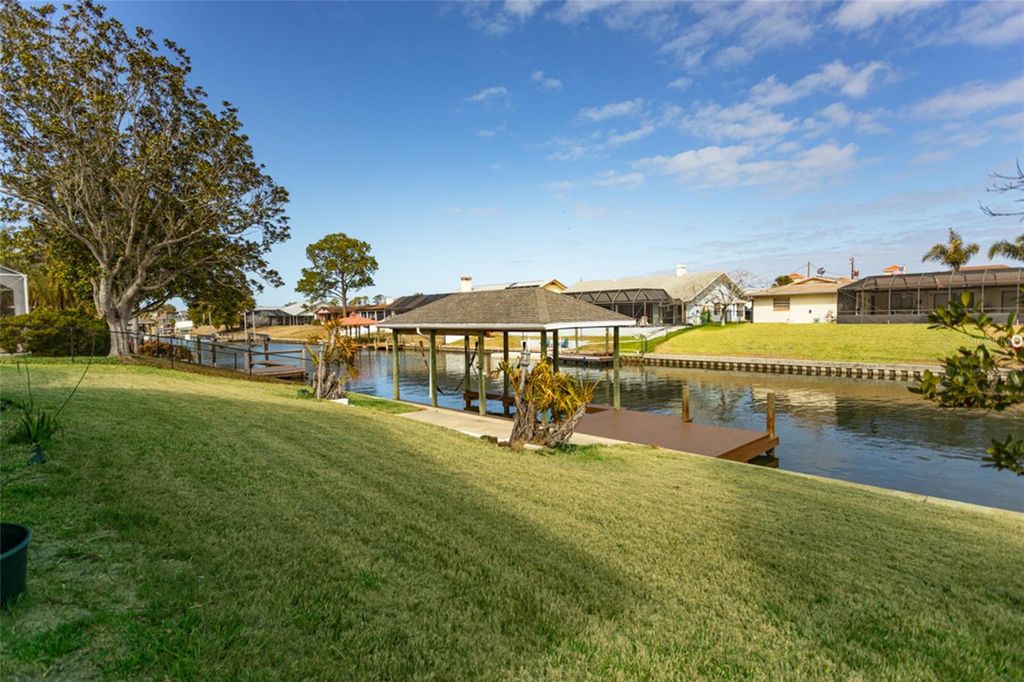 Image 35 of property listing at 21 CLAYMONT COURT S, Palm Coast, FL 32137