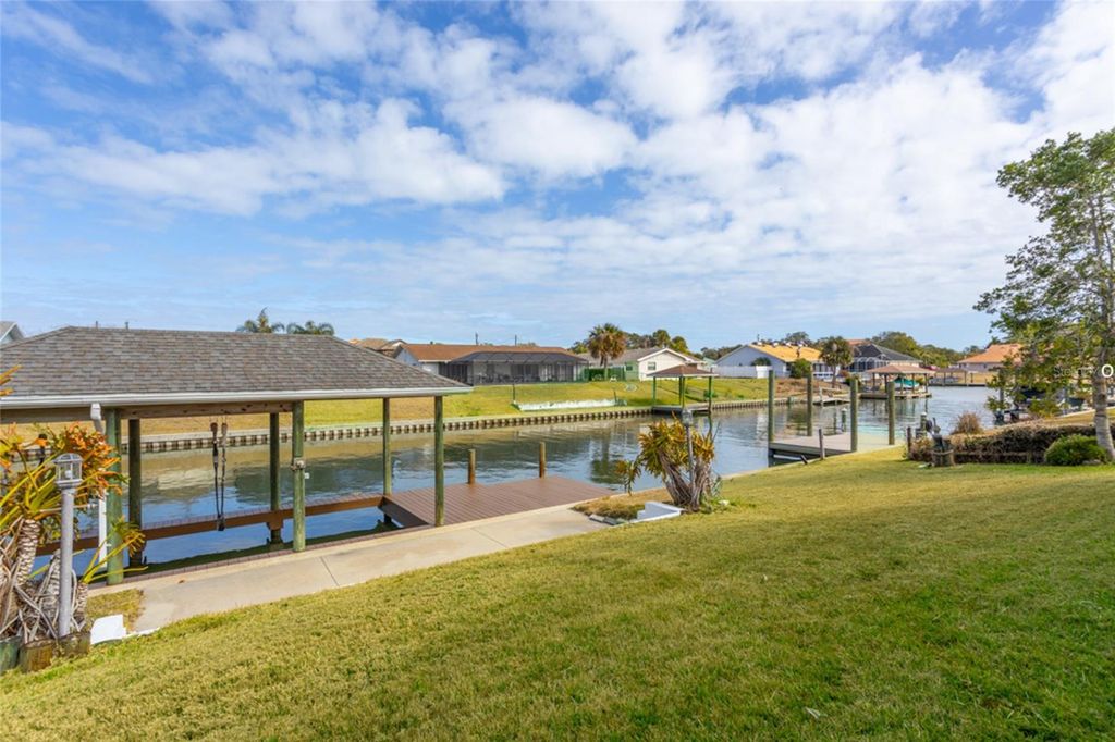 Image 36 of property listing at 21 CLAYMONT COURT S, Palm Coast, FL 32137