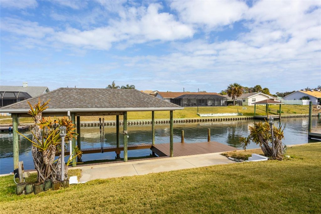 Image 37 of property listing at 21 CLAYMONT COURT S, Palm Coast, FL 32137