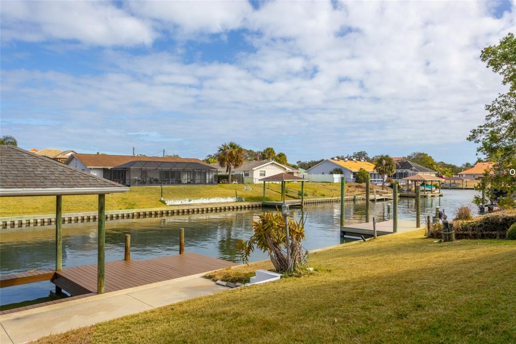 Image 38 of property listing at 21 CLAYMONT COURT S, Palm Coast, FL 32137