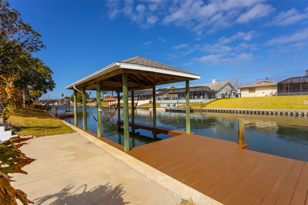 Image 39 of property listing at 21 CLAYMONT COURT S, Palm Coast, FL 32137