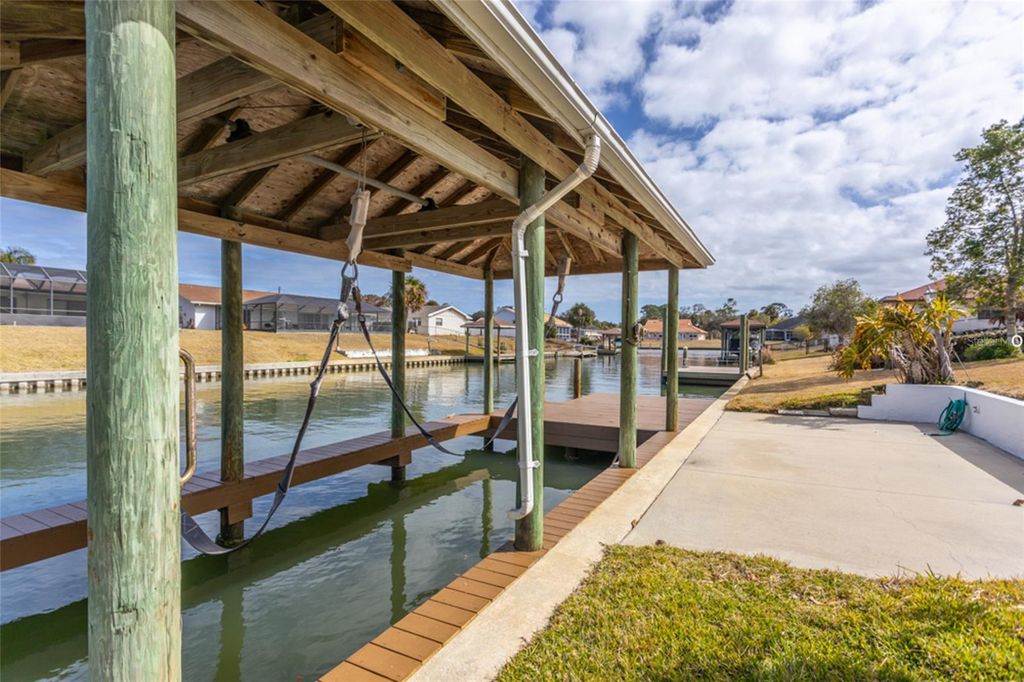 Image 41 of property listing at 21 CLAYMONT COURT S, Palm Coast, FL 32137