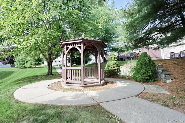 99 Boniface Drive 2D, Pine Bush, NY 12566