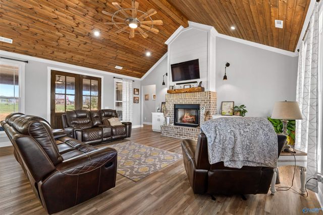 1755 Feemster Gap Road, Guntersville, AL 35976