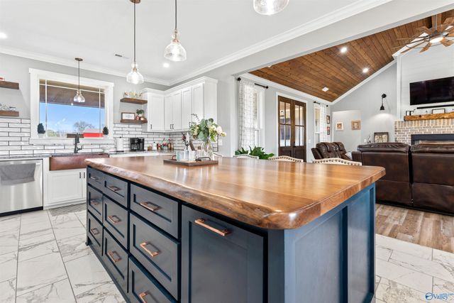 1755 Feemster Gap Road, Guntersville, AL 35976