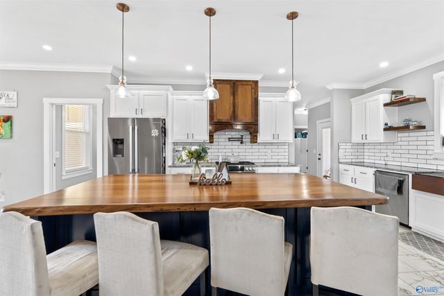 1755 Feemster Gap Road, Guntersville, AL 35976