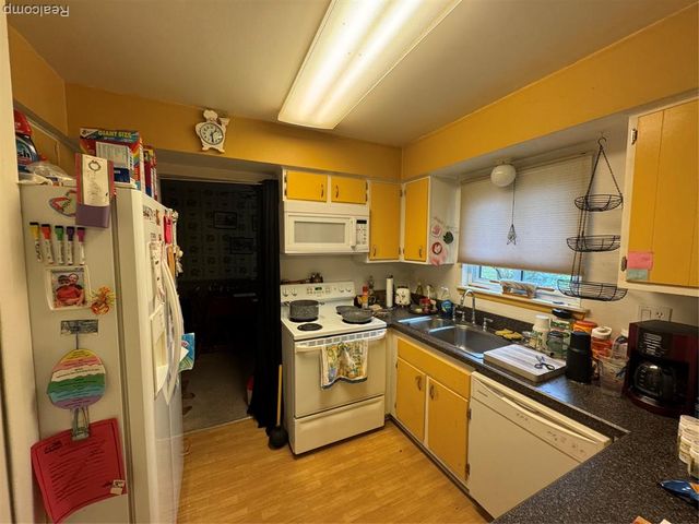 5011 Thorncroft Avenue, Royal Oak, MI 48073