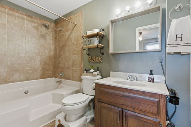 4004 S Breckenridge Ct, Springfield, TN 37172