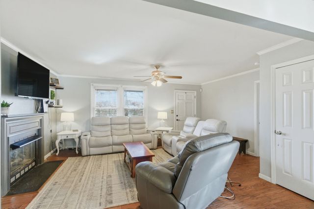 4004 S Breckenridge Ct, Springfield, TN 37172