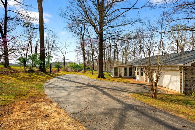 4004 S Breckenridge Ct, Springfield, TN 37172