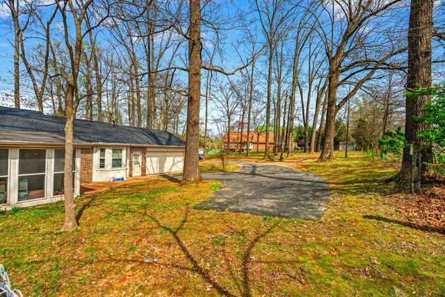 4004 S Breckenridge Ct, Springfield, TN 37172