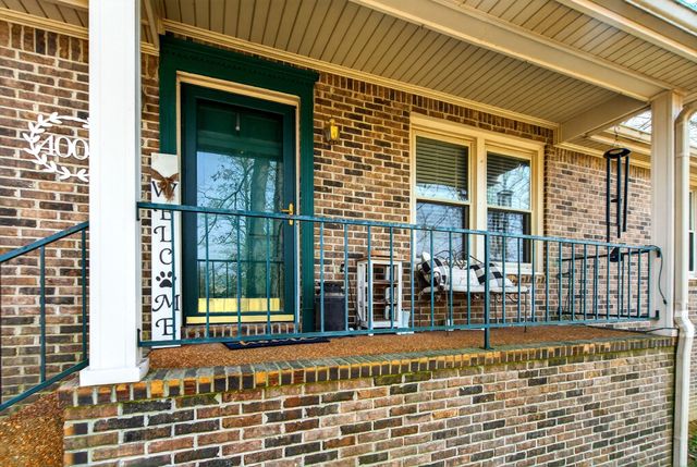 4004 S Breckenridge Ct, Springfield, TN 37172