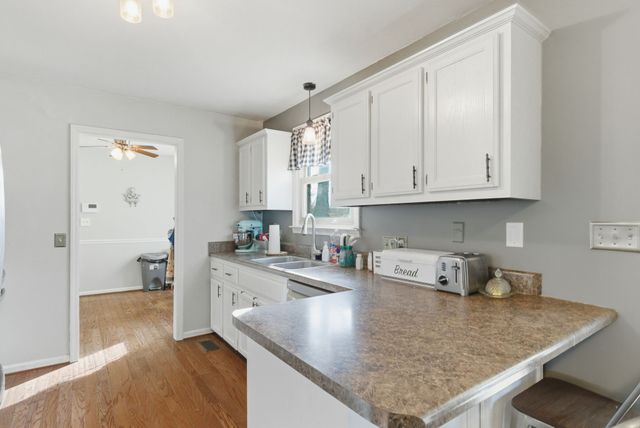 4004 S Breckenridge Ct, Springfield, TN 37172