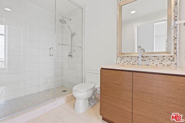 900 W Olympic Boulevard 28B, Los Angeles, CA 90015