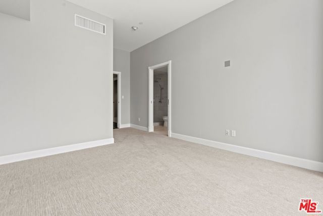 900 W Olympic Boulevard 28B, Los Angeles, CA 90015