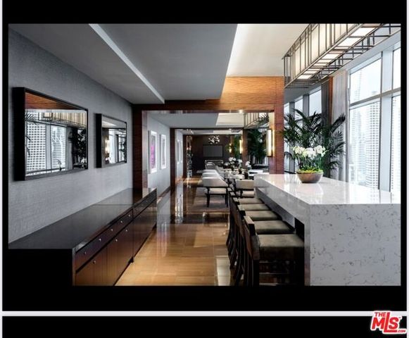 900 W Olympic Boulevard 28B, Los Angeles, CA 90015