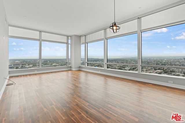 900 W Olympic Boulevard 28B, Los Angeles, CA 90015