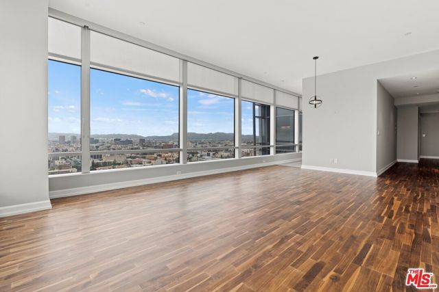 900 W Olympic Boulevard 28B, Los Angeles, CA 90015
