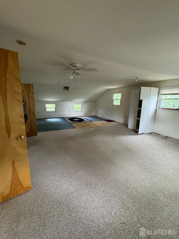 205 Fleet Avenue, Edison, NJ 08820