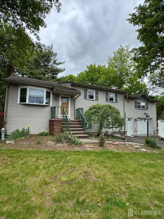 205 Fleet Avenue, Edison, NJ 08820