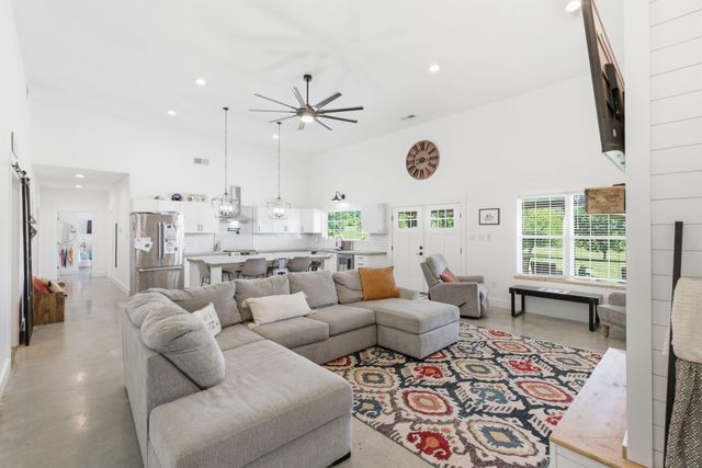 3776 Kentucky 790, Bronston, KY 42518