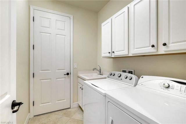 28522 Westmeath CT, Bonita Springs, FL 34135