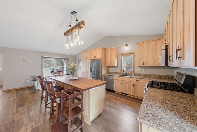 2529 Edinbrook Terrace, Brooklyn Park, MN 55443