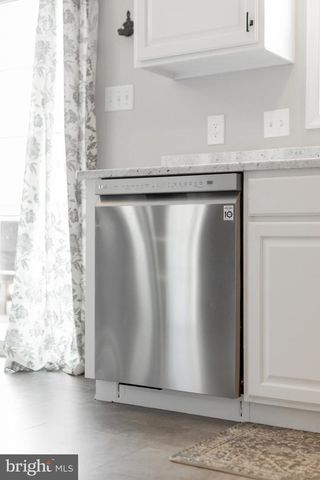 200 DOUBLETREE PL, Port Matilda, PA 16870