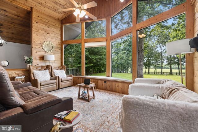 10904 MANLEY RD, Nokesville, VA 20181