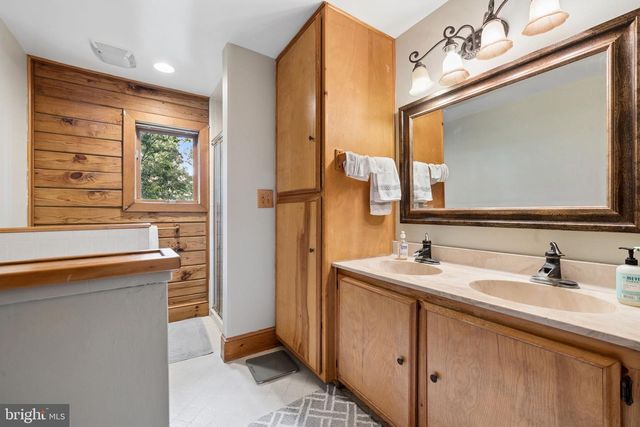10904 MANLEY RD, Nokesville, VA 20181