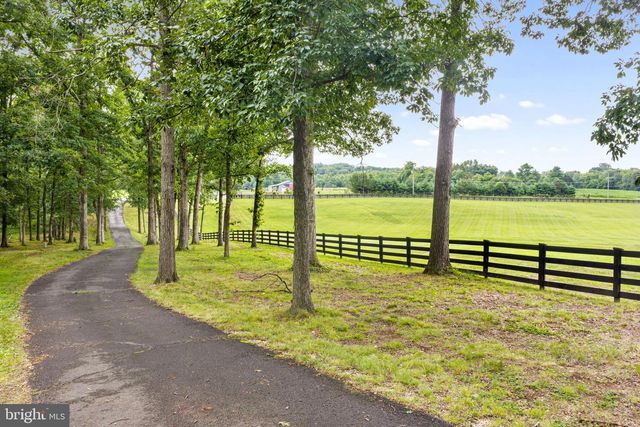 10904 MANLEY RD, Nokesville, VA 20181
