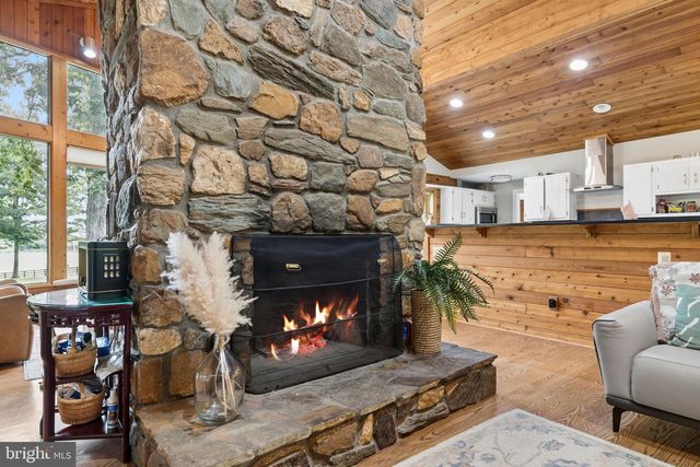 10904 MANLEY RD, Nokesville, VA 20181