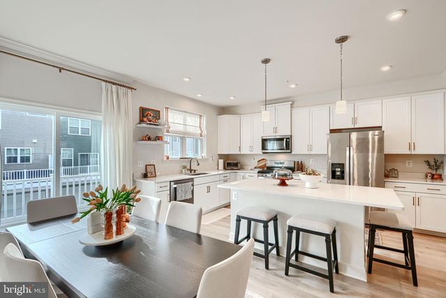 1823 IRIS LN, Hanover, MD 21076