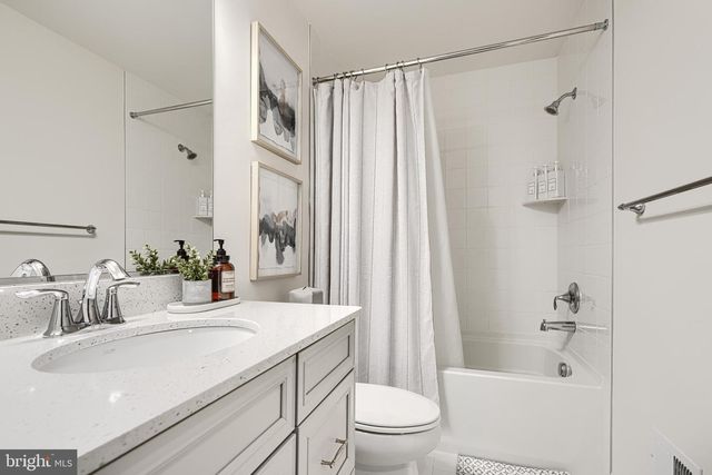 1823 IRIS LN, Hanover, MD 21076