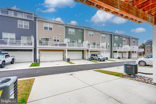 1823 IRIS LN, Hanover, MD 21076