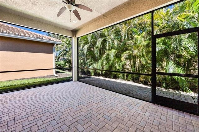 13458 Sumter LN, Naples, FL 34109