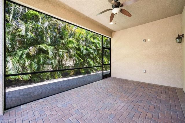 13458 Sumter LN, Naples, FL 34109