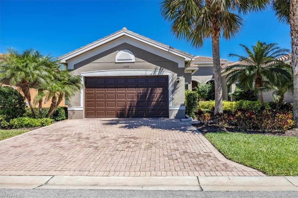13458 Sumter LN, Naples, FL 34109