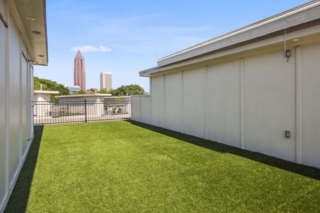 333 Brownstones NE Circle, Atlanta, GA 30312