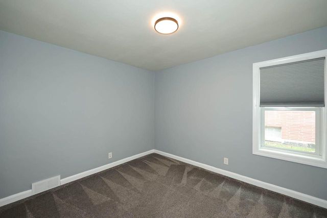 130 W Crawford AVENUE, Milwaukee, WI 53207