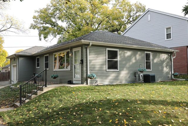 130 W Crawford AVENUE, Milwaukee, WI 53207