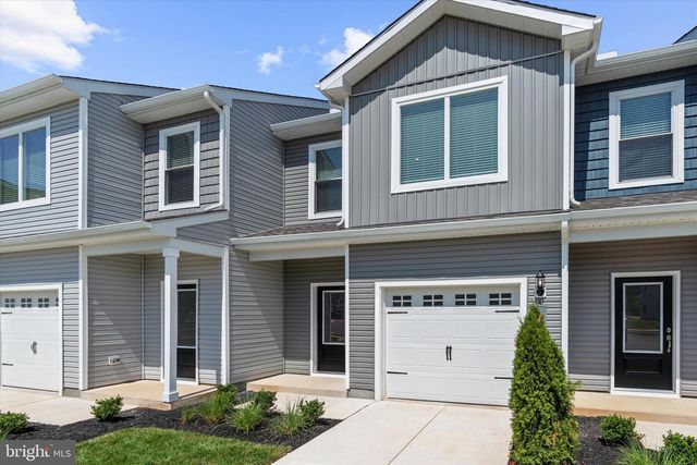 8145 BARTHOLOMEW CT, Baltimore, MD 21206