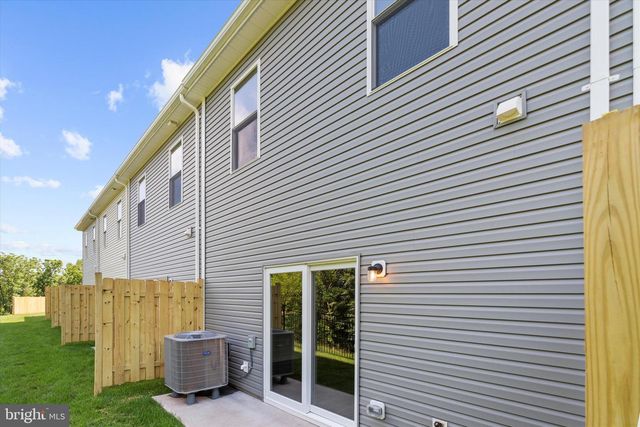 8145 BARTHOLOMEW CT, Baltimore, MD 21206