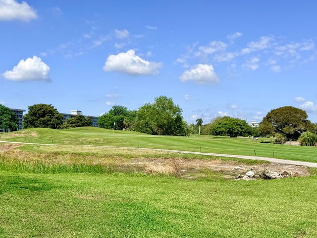 2651 S Palm Aire Drive 101, Pompano Beach, FL 33069