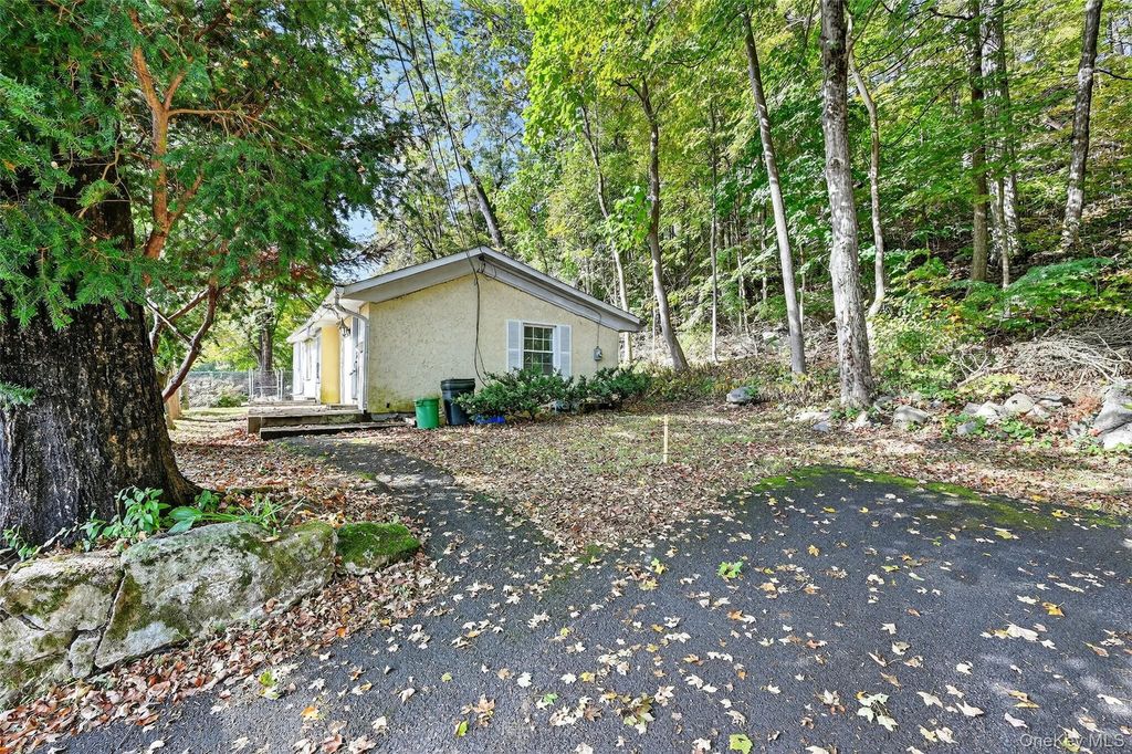 27 Richard Street, Sloatsburg, NY 10974 — photo 3