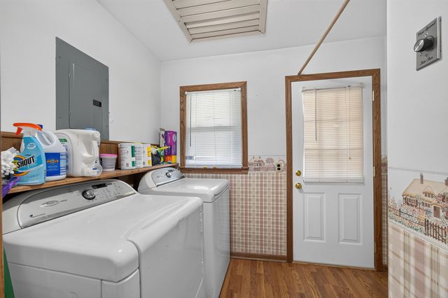 209 W Hunter, Haysville, KS 67060