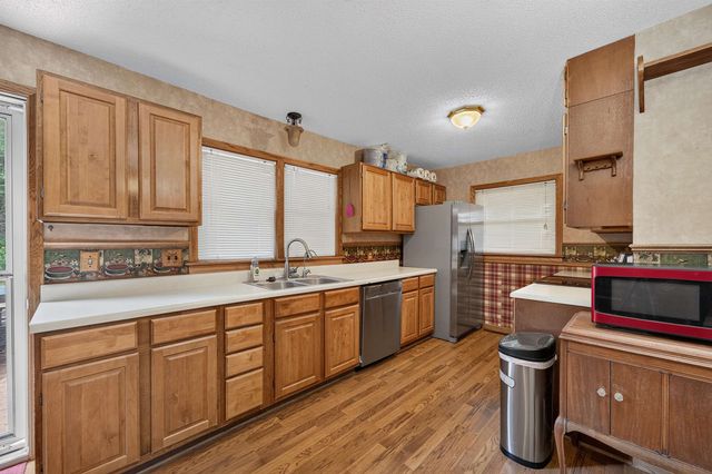 209 W Hunter, Haysville, KS 67060