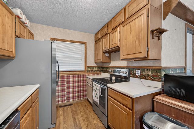 209 W Hunter, Haysville, KS 67060