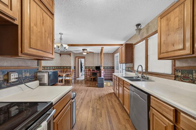 209 W Hunter, Haysville, KS 67060