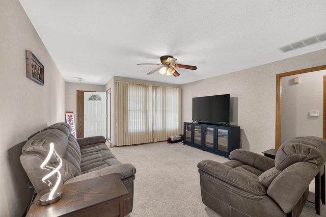 209 W Hunter, Haysville, KS 67060